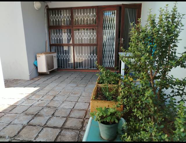 2 BEDROOM APARTMENT FOR SALE IN BLUFF